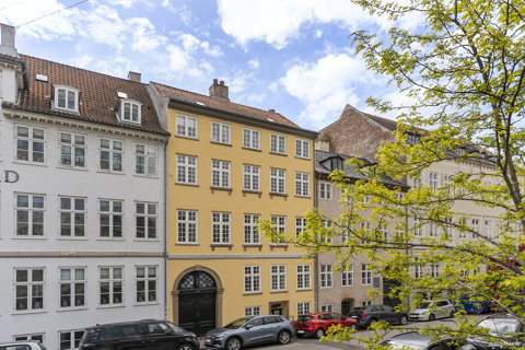 Historisk byhus – totalt istandsat og indflytningsklart i hjertet af Christianshavn